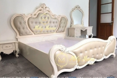 mau-giuong-tan-co-dien-2020-204