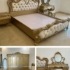 Combo giường tủ tân cổ điển gồm chiếc giường trái tim 1m8x2m, tủ 5 cánh 2m1x2m3, táp đầu giường tân cổ, bàn trang điểm gương hình quả trứng 1m2, toàn bộ phun màu đồng hoàng đế sang trọng