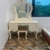 Ngoài Chiếc Táp, Combo Bộ Giường Tủ Phòng Ngủ Tân Cổ Điển Còn Có Chiếc Bàn Trang Điểm Tân Cổ Điển Đồng Bộ