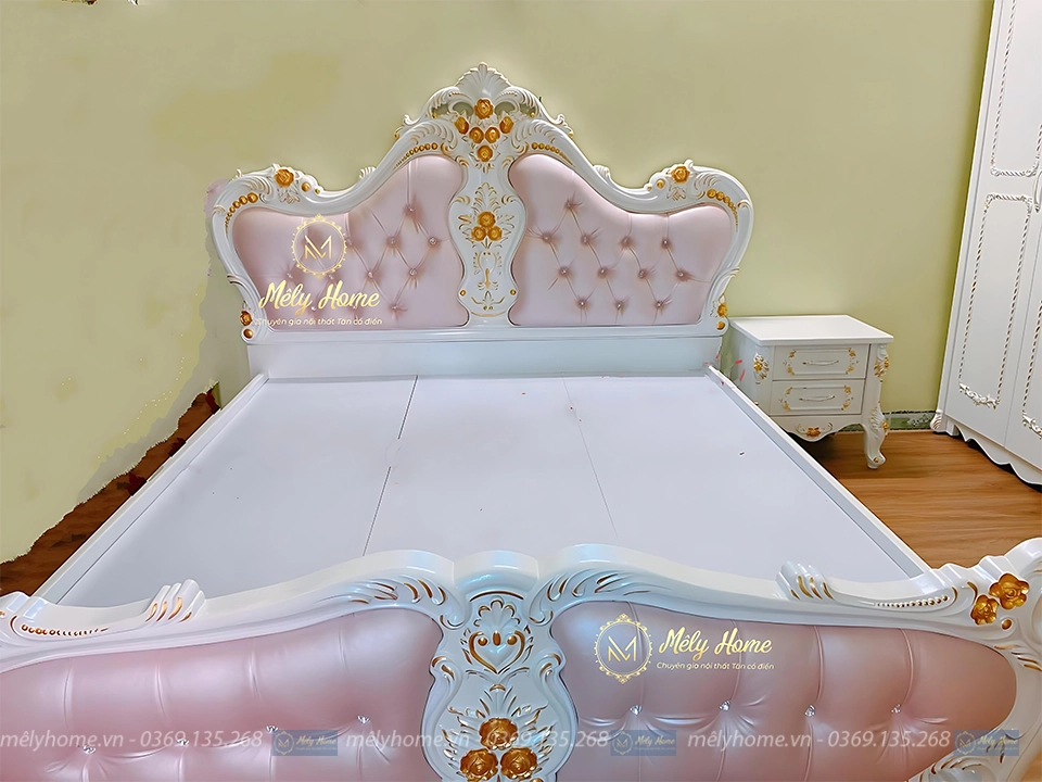 Combo gồm có chiếc giường tân cổ lục bình 1m8x2m, đầu và đuôi giường bọc da màu hồng siêu đẹp