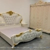 Combo gồm chiếc tủ tân cổ điển 5 cánh, có 3 ngăn kéo, kích thước 2m1x2m3, tủ sơn màu kem, hoa văn nhũ vàng sang trọng