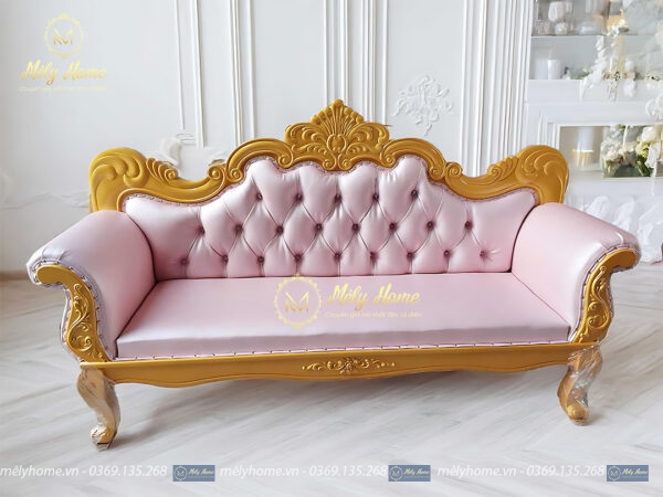 Văng tân cổ điển dài 2m2, khung phun màu vàng, bọc da màu cánh sen, chuyên dụng cho tiệm spa, tiệm nail