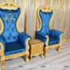 Bộ ghế nữ hoàng phong cách tân cổ điển, gỗ MDF, gồm 2 ghế khung vàng, bọc nhung màu xanh, kích thước 90cmx1m5, táp màu vàng