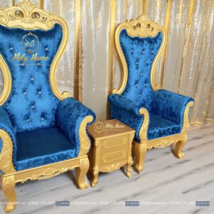 Bộ ghế nữ hoàng phong cách tân cổ điển, gỗ MDF, gồm 2 ghế khung vàng, bọc nhung màu xanh, kích thước 90cmx1m5, táp màu vàng