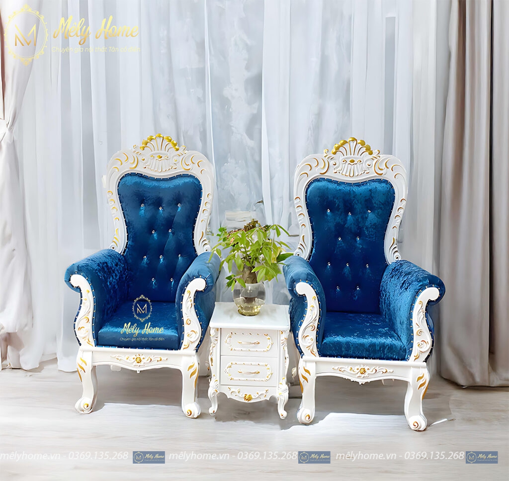 Bộ ghế nail thiết kế theo phong cách tân cổ điển rất đẹp, chất liệu gỗ MDF, gồm 2 ghế đơn 90cmmx1m5, khung màu trắng nhũ vàng, ghế bọc nhung màu xanh, đôn màu trắng