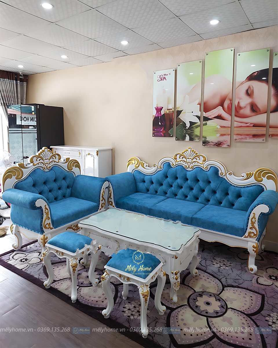 Bộ sofa tân cổ điển giá rẻ dành cho tiệm nail, spa, gỗ MDF hoa văn nhũ vàng, bọc nhung màu xanh, văng dài 2m2, ghế đơn 1m, bàn trà 1m2 và 2 đôn nhỏ