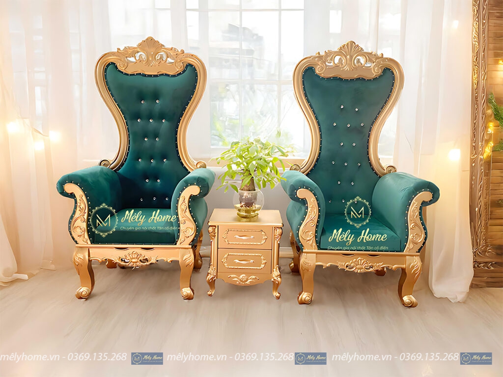 Bộ ghế nữ hoàng phong cách tân cổ điển, gỗ MDF, gồm 2 ghế khung vàng, bọc nhung màu xanh, kích thước 90cmx1m5, táp màu vàng